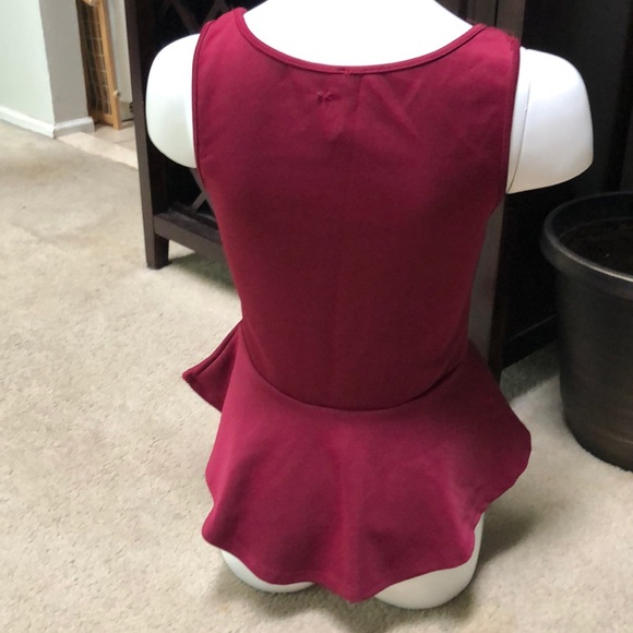 Burgundy peplum top - Picture 4 of 5